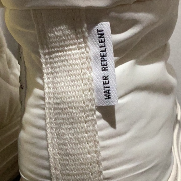 Converse CTAS Hightop Elements Boots - Size 7.5 - Picture 3 of 7